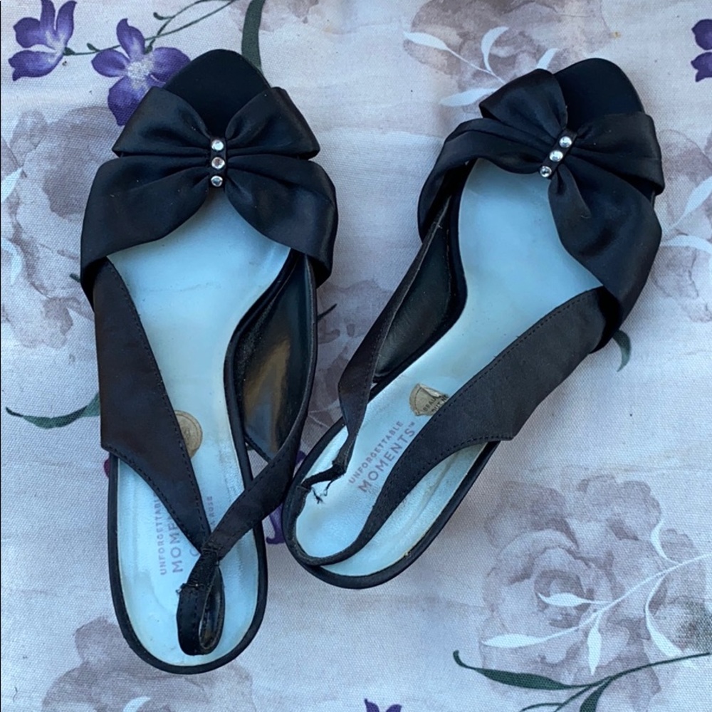 Black dress shoes